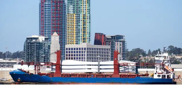 Commercial-Ship-service